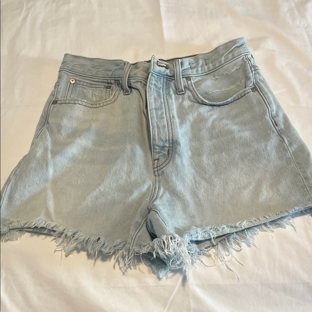 Madewell Mom Jean Light Wash Shorts